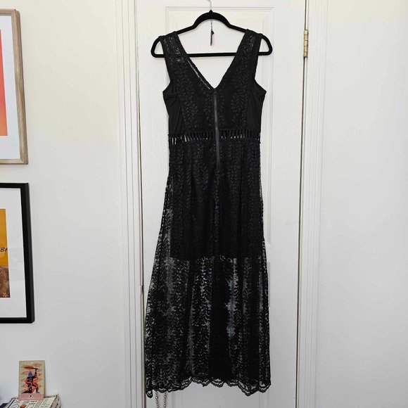 Black Contrast Lace Dress - Picture 2 of 9